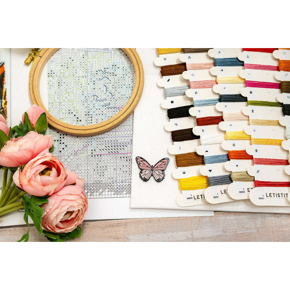 Paris L9929 Counted Cross Stitch Kit