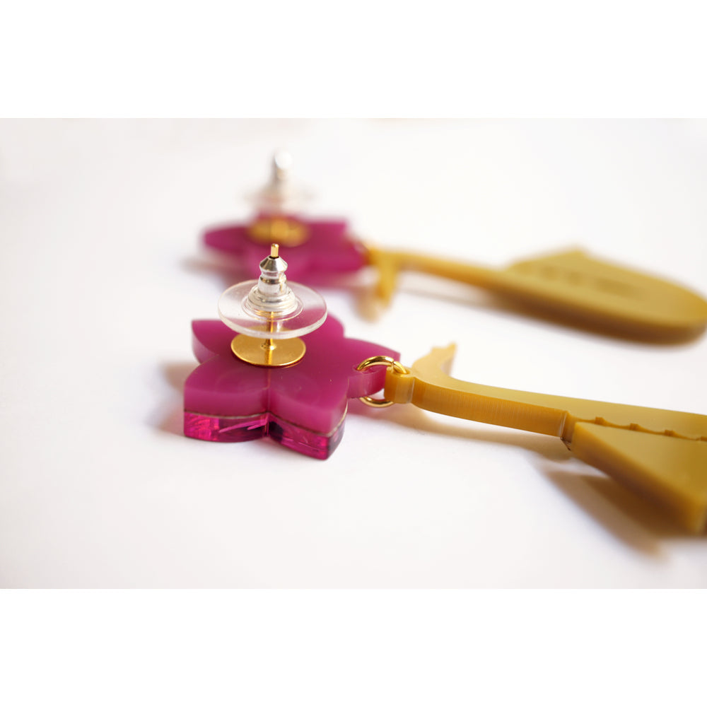 Saxophone with flower earrings by Laliblue 2