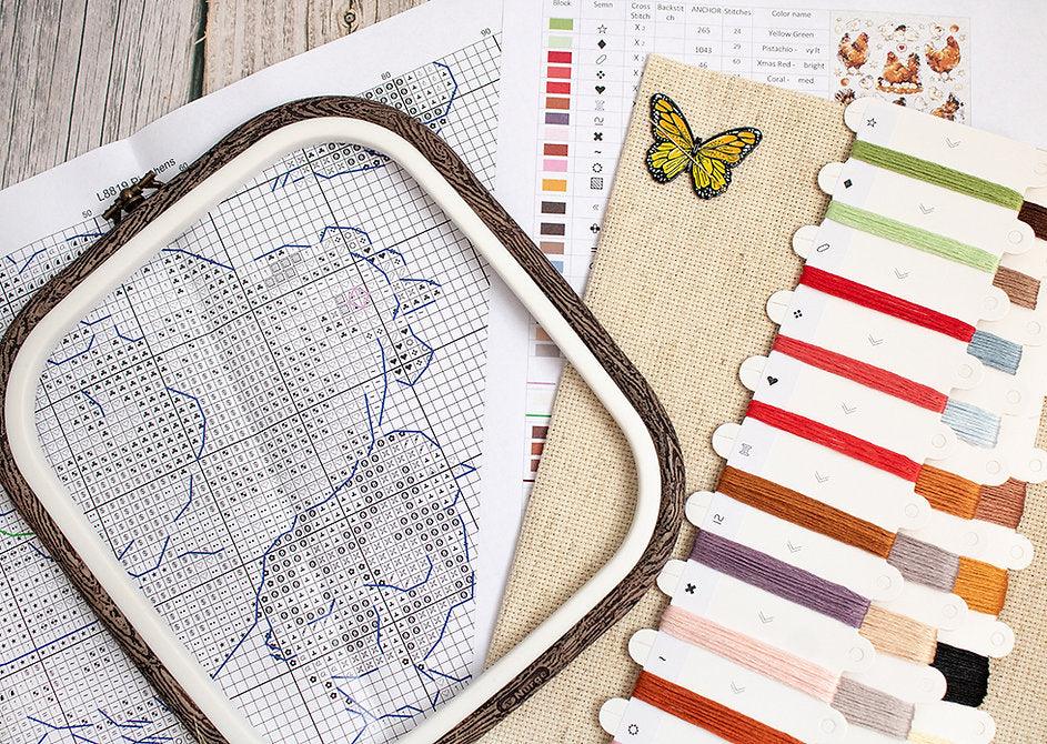 Pied Hens L8819 Counted Cross Stitch Kit