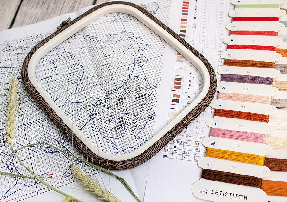 Pied Hens L8819 Counted Cross Stitch Kit