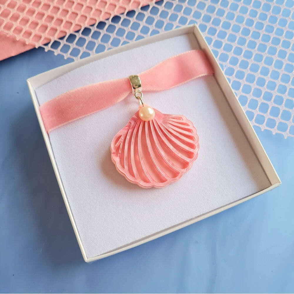 Pink Clam Shell Barbie Inspired Choker 2