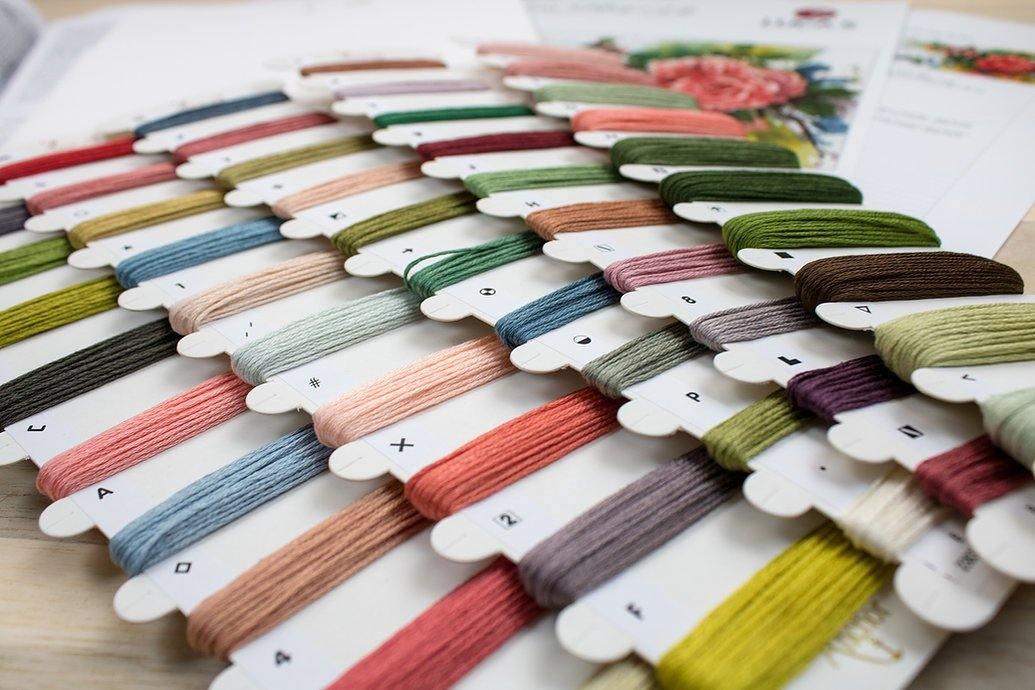 Red roses B2383L Counted Cross-Stitch Kit