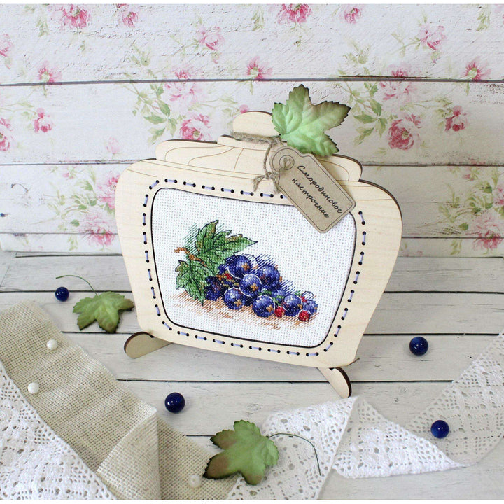 Ripe Currant SM-514 Counted Cross Stitch Kit