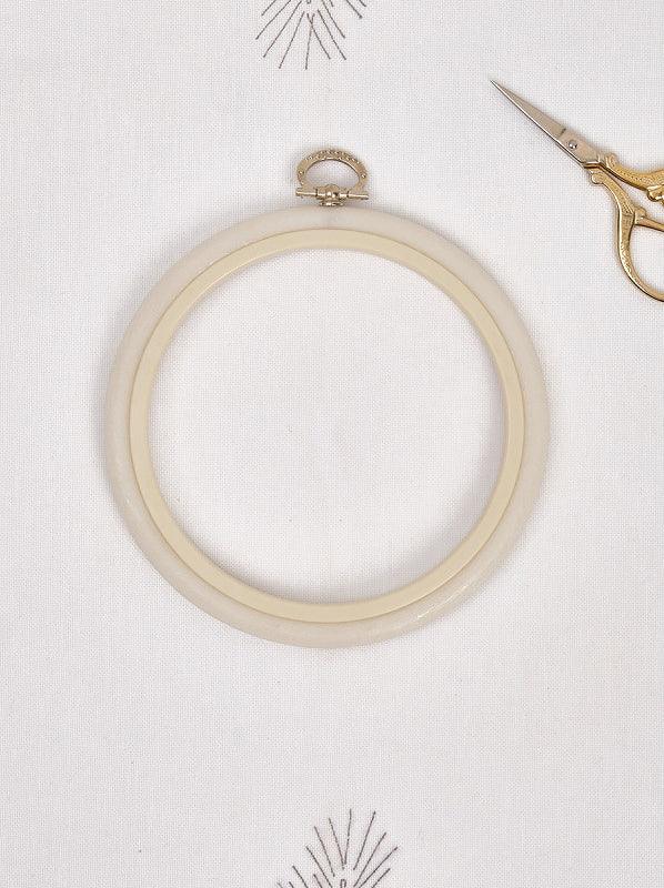 Round Flexi Hoop Nurge 230-2 White