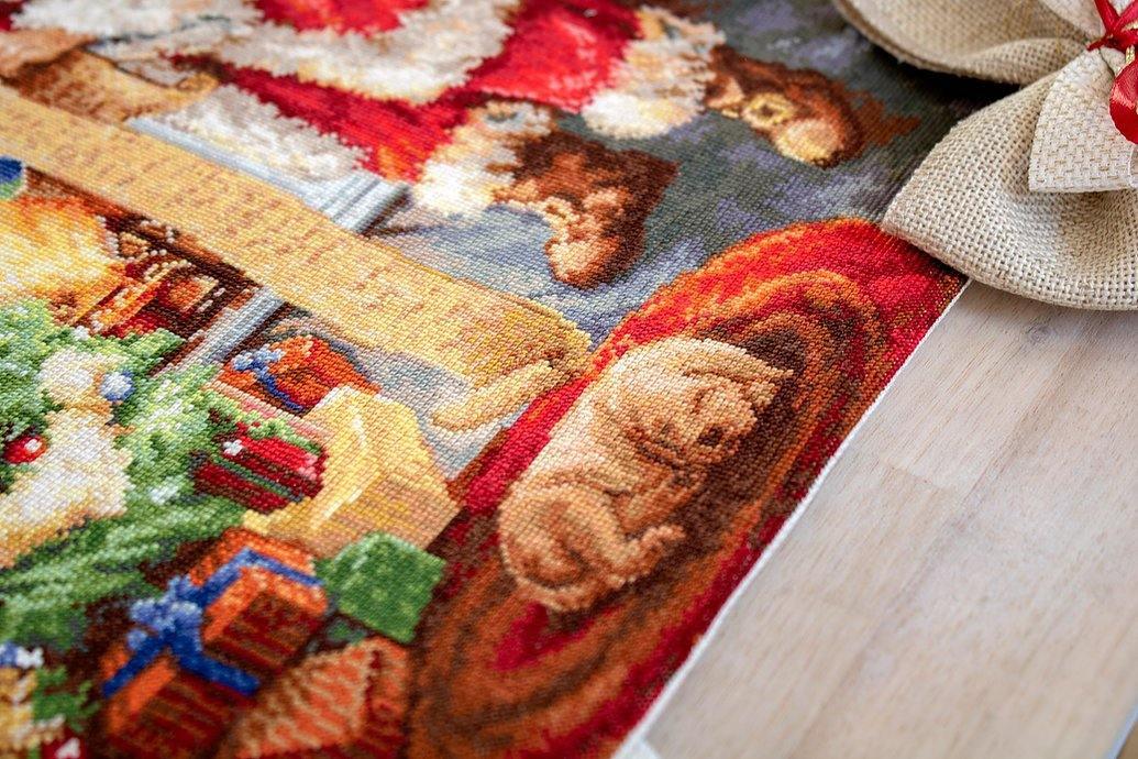 Santa Claus B578L Counted Cross-Stitch Kit