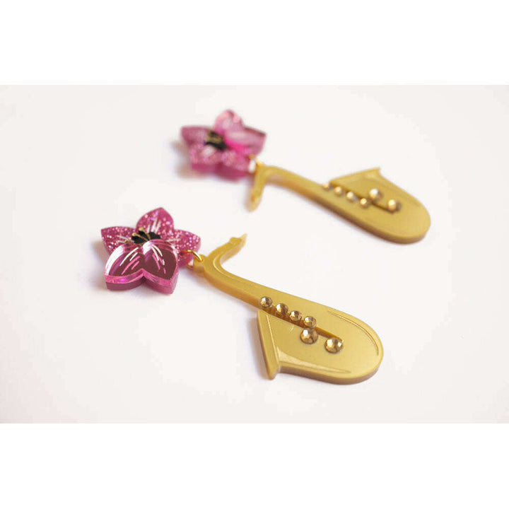 Saxophone with flower earrings by Laliblue 8