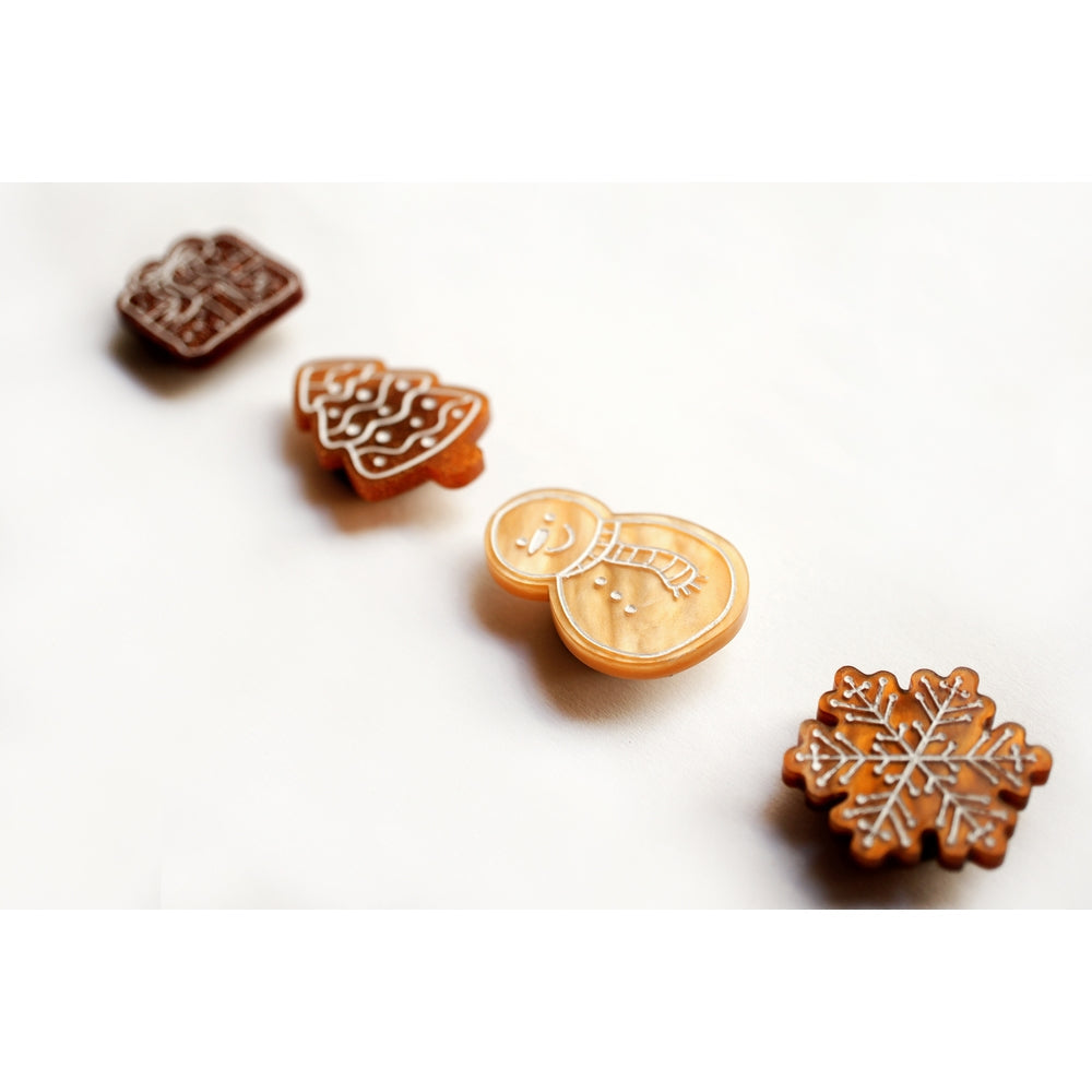 Set of 4 Gingerbread Cookie Button Covers by Laliblue 1