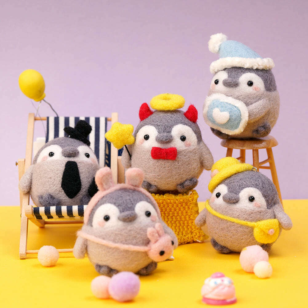 Sleepy Penguin Needle Felting Kit. Wizardi DIY Wool Craft Kit F07N8-W115