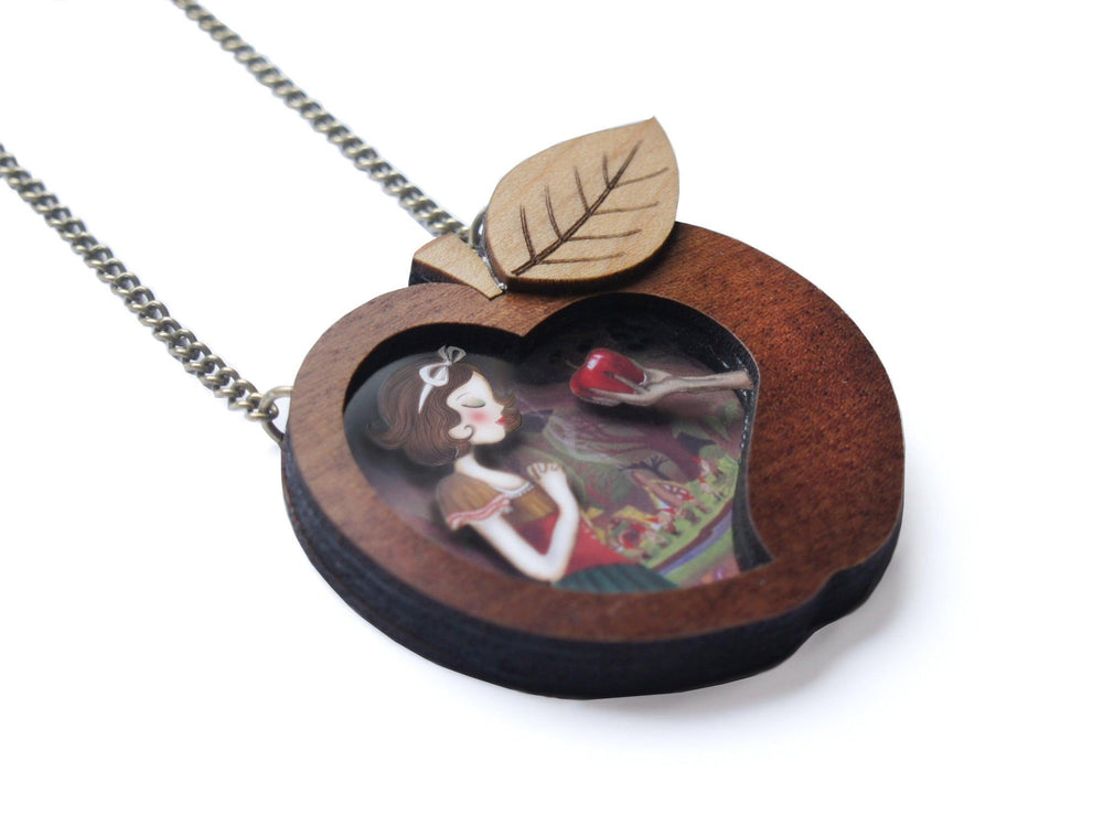 Snow White Necklace by Laliblue - Quirks!