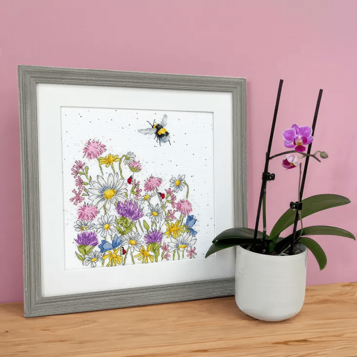 Spreading Sunshine XHD144 Counted Cross Stitch Kit
