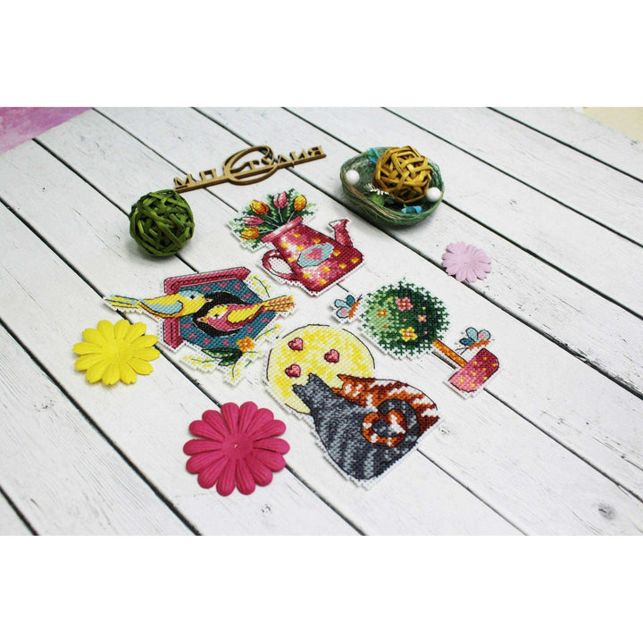 Spring. Magnets SR-578  Plastic Canvas Counted Cross Stitch Kit