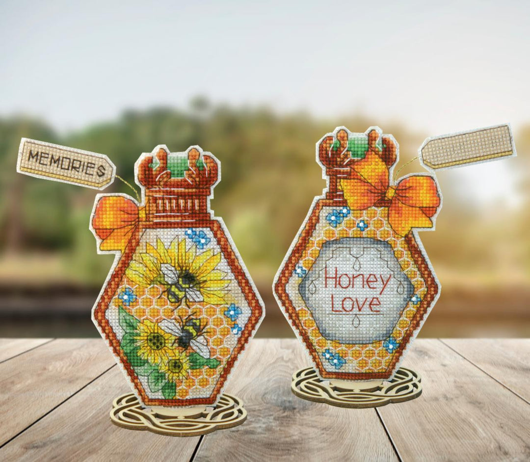 T-77C Counted cross stitch kit Crystal Art Set of pictures "Scent of life"