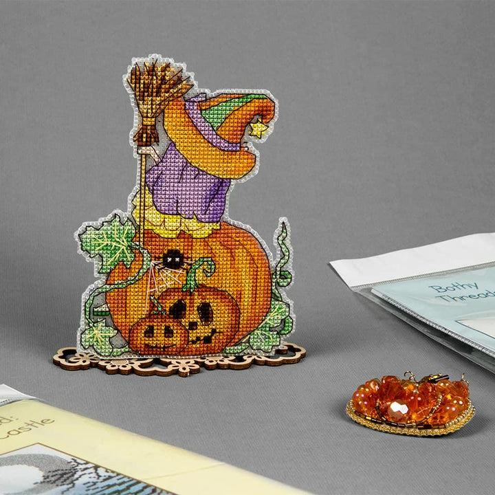 T-79C Counted cross stitch kit Crystal Art "Happy Halloween"