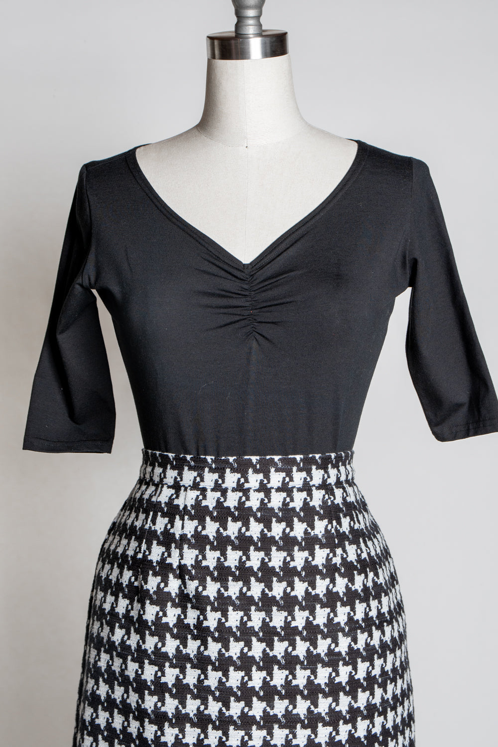 Basic Pencil Skirt- Houndstooth