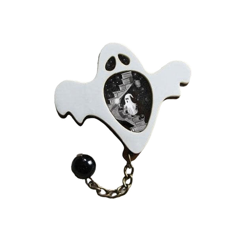 The Ghost of the Stair Brooch by Laliblue