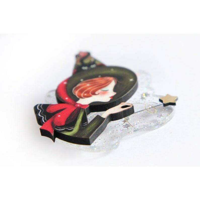 The Sorceress Brooch by LaliBlue - Quirks!