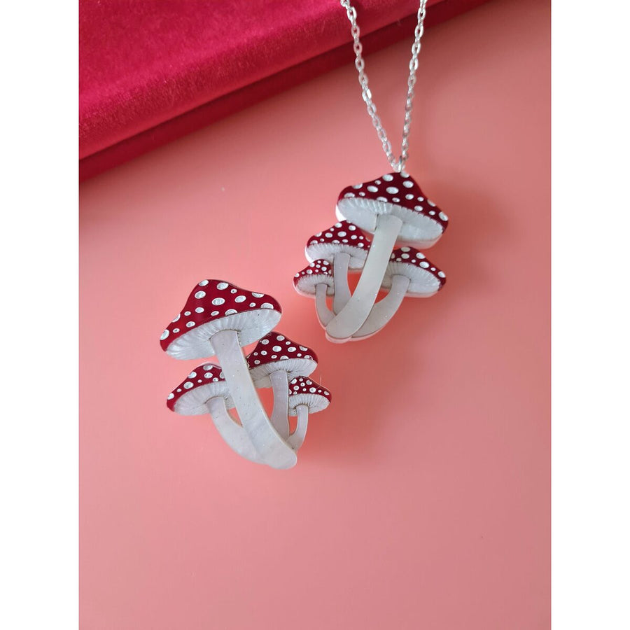 Toadstool mushroom cluster pin or pendant 