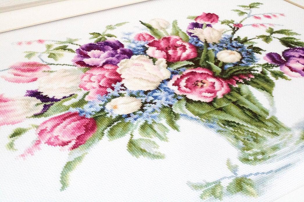 Tulips B2261L Counted Cross-Stitch Kit