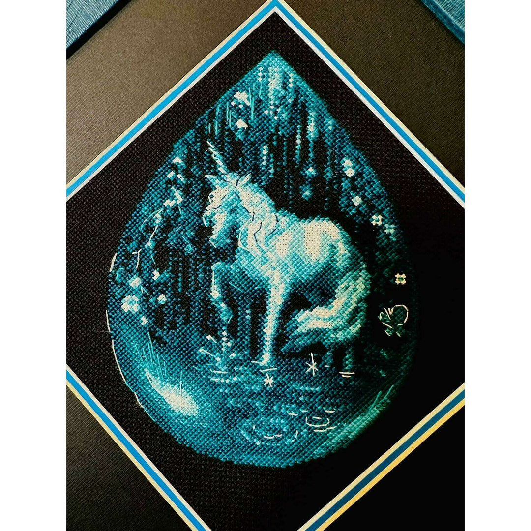 Unicorn Tear R2161 Counted Cross Stitch Kit