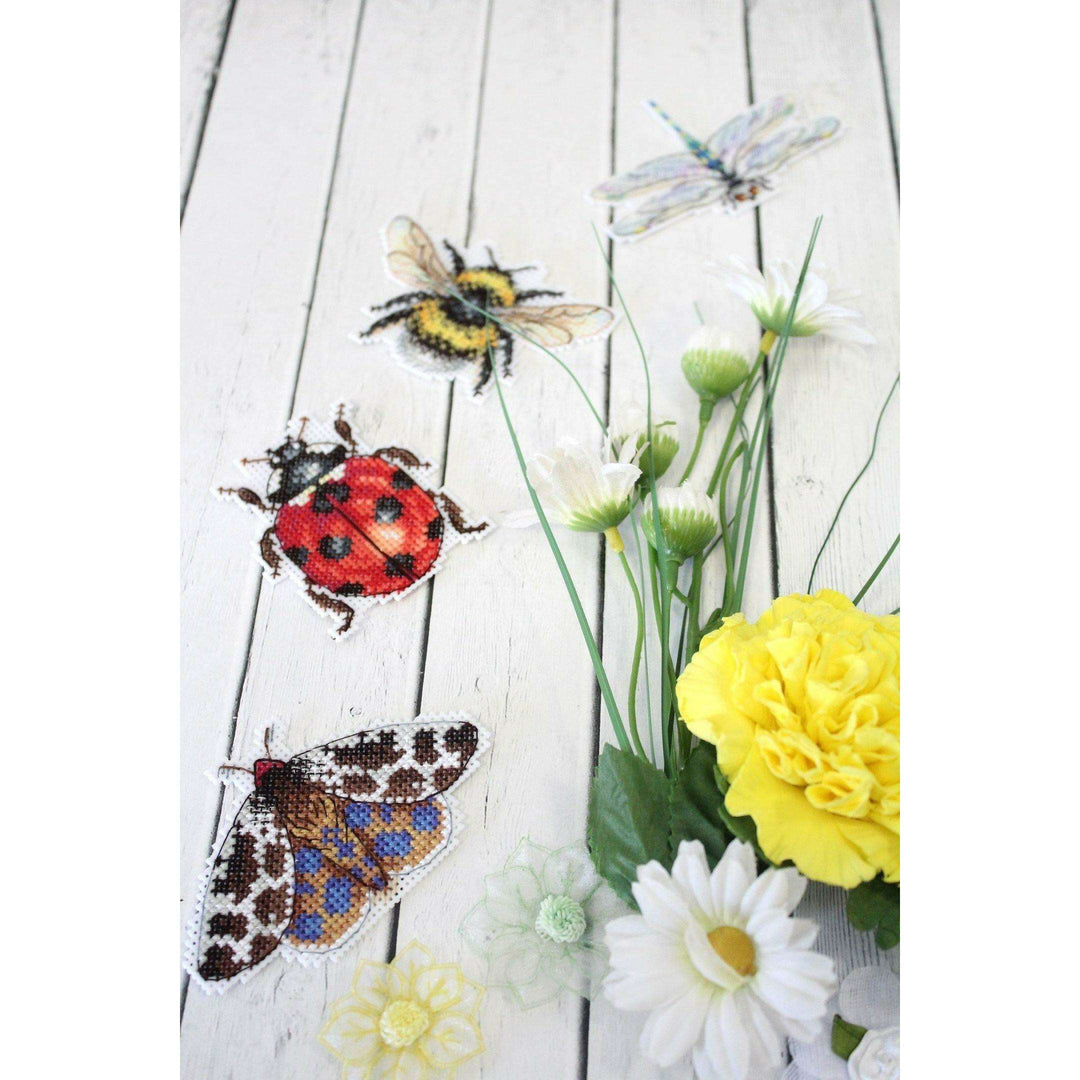 Winged Friends. Magnets SR-488  Plastic Canvas Counted Cross Stitch Kit