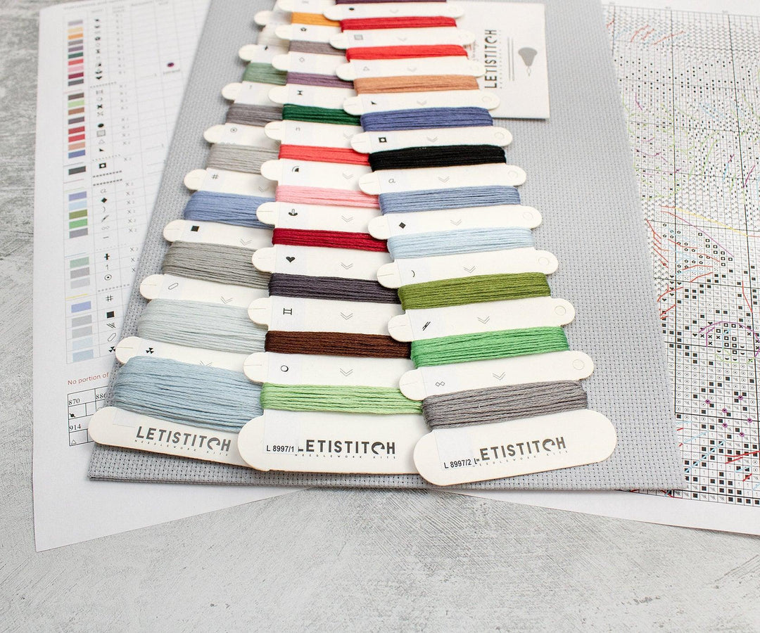 Winter Cat L8997 Counted Cross Stitch Kit