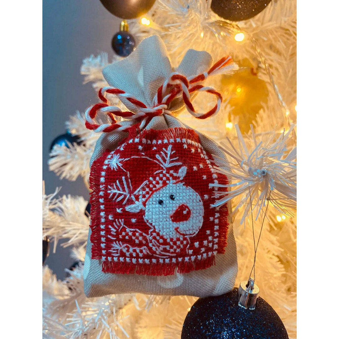 Winter Gifts R1980 Counted Cross Stitch Kit