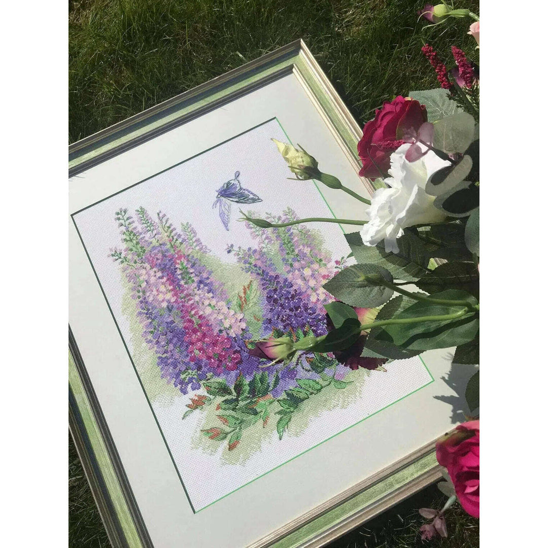 Wisteria R1672 Counted Cross Stitch Kit