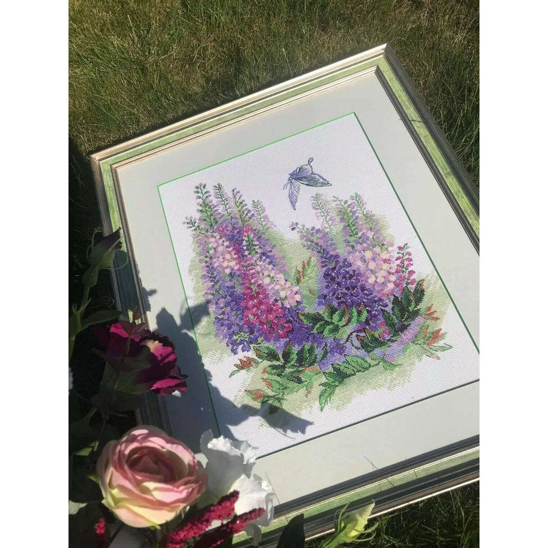 Wisteria R1672 Counted Cross Stitch Kit