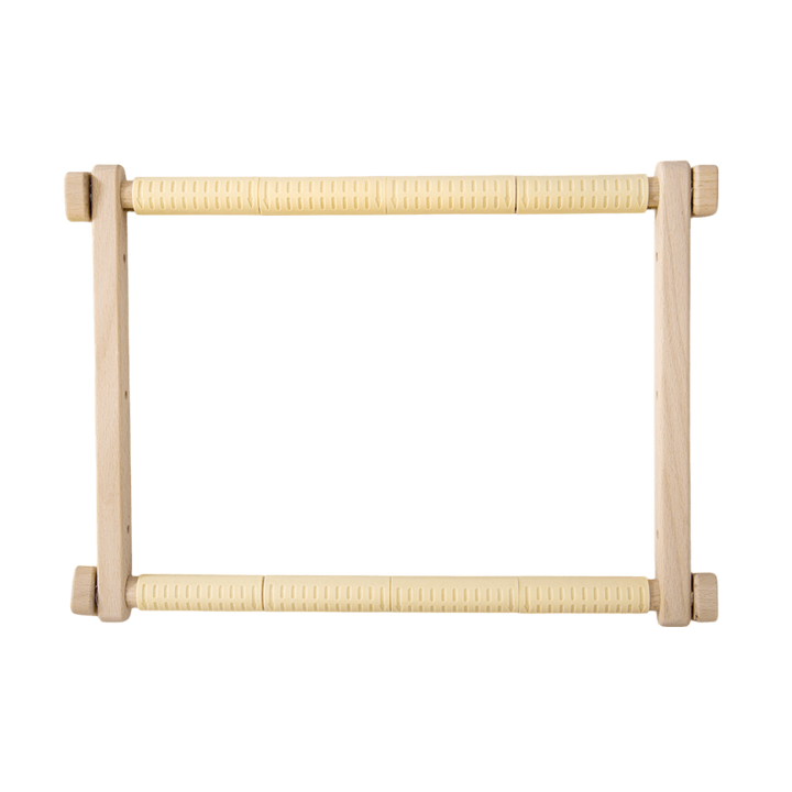 Wooden tapestry embroidery frame with clips 9,8*12,6in CSFR2532